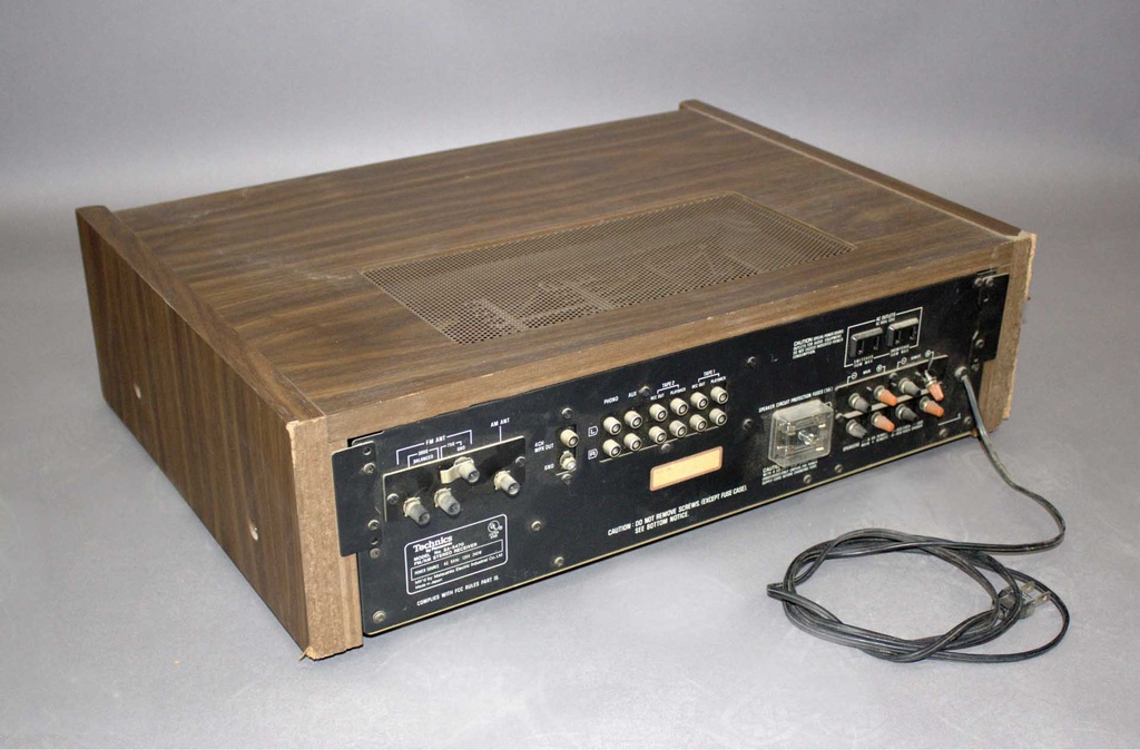 PER-082-03.jpg