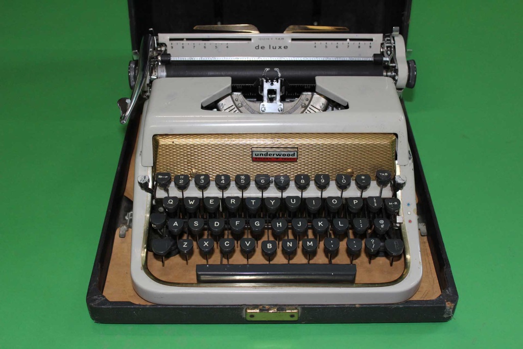 PEW-008-03.JPG