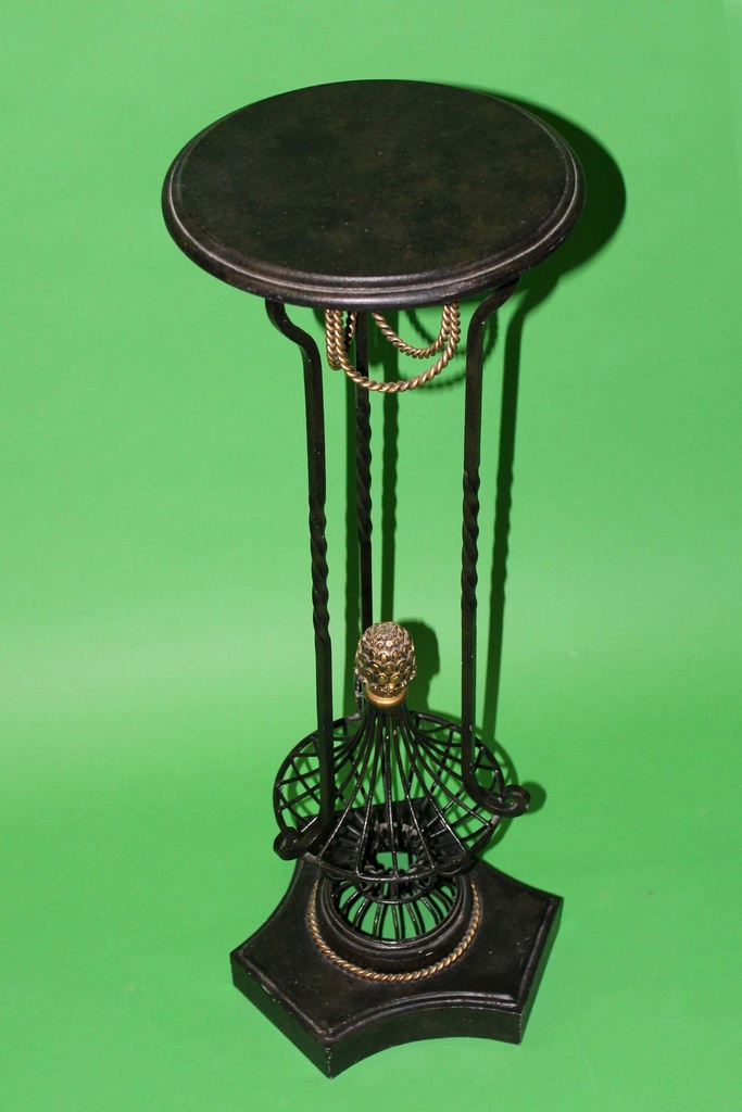 Pedestal Table