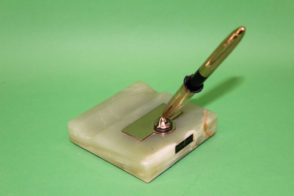 Pen & Stand