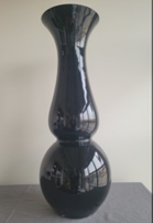 Black Curved Vase